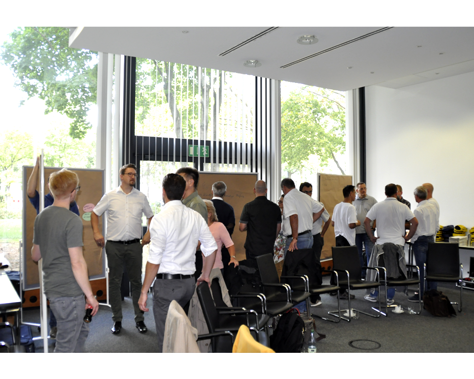 Referenzen Team-Building TÜV Rheinland Arbeitsgebiet Typgenehmigungen Köln - Bild